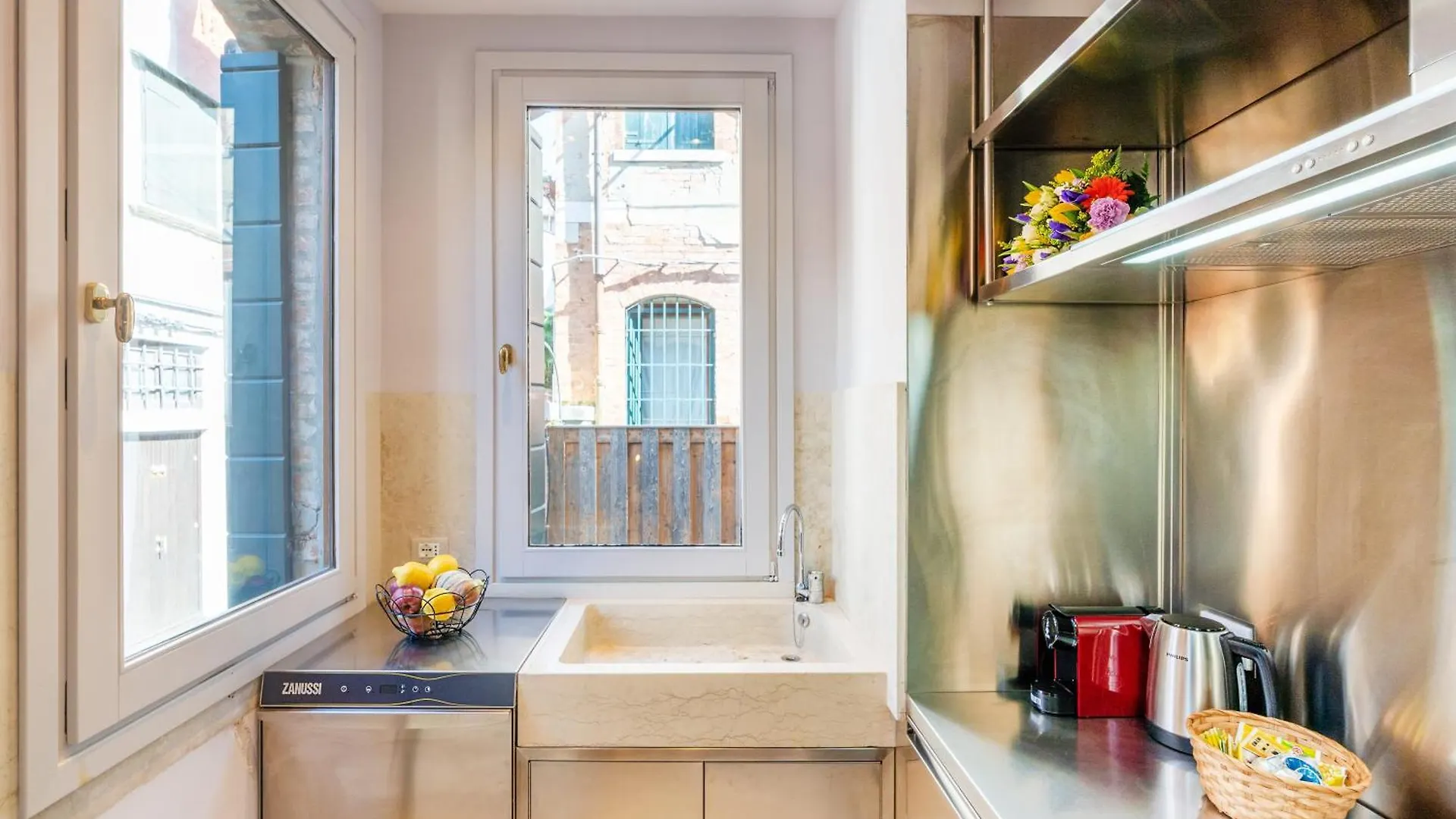 Appartamento Di Lusso Con Terrazza Sull'Acqua Venedig 0*,  Italien